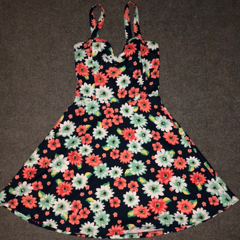 Flower dress-white, mint green, peach, navy blue.